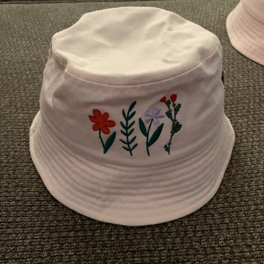 bucket hat